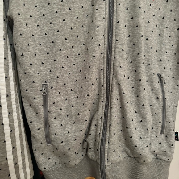 Large - Adidas x Pharrell Zip Hoodie with pockets, gray red velour - Picture 6 of 7